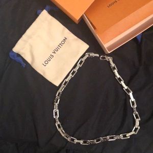 Louis Vuitton chainlinks necklace